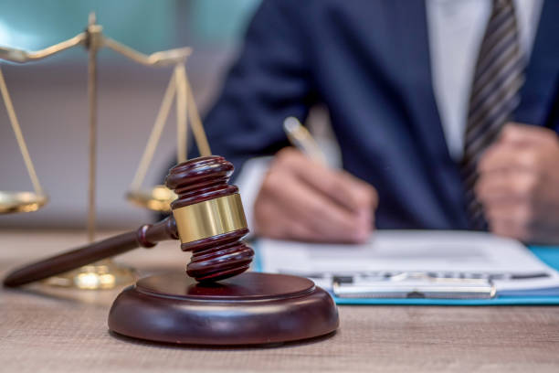 Seu Escudo e Espada nas Batalhas Jurídicas